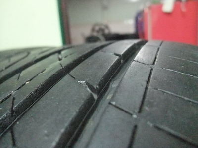 ยาง Bridgestone 225/45/17 ปี 10 ยาง Bridgestone 225/45/17 ปี 10