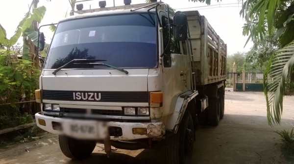 ขายรถบรรทุกสิบล้อดัมพ์ ISUZU FXZ เครื่อง 210 แรง เกียร์ฟูลเลอร์ ทะเบียนพร้อม