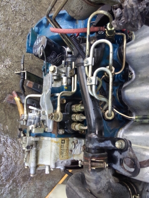 ขายเครื่องแบ็คโฮ pc30 เก่าญี่ปุ่นสำหรับใส่แบ็คโฮ Hitachi หรือ IHI ยี่ห้อ Isuzu รุ่น 3KR1 สภาพสวยสุดๆ