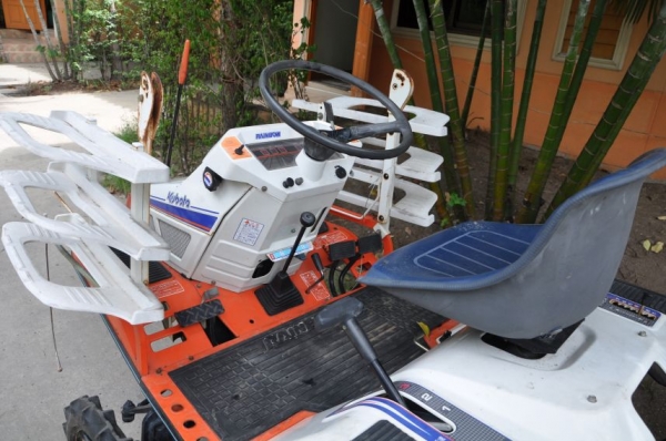 ขายรถดำนาราคาถูก KUBOTA S1-600R สภาพสวยเดิมจากญี่ปุ่นยังไม่เคยใช้ในไทย 48,000เท่านั้น!!