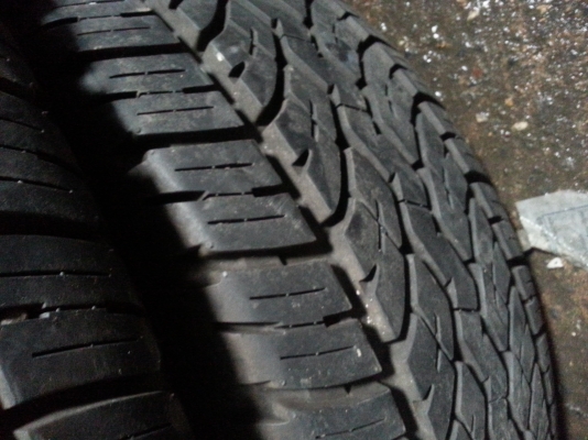 ขายยาง255/70/15ปลายปี13สวยๆครับ