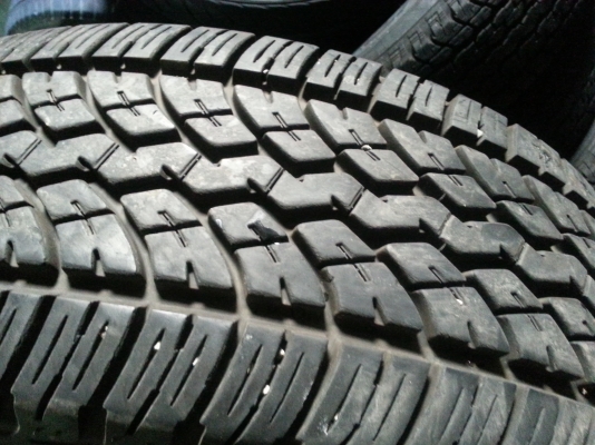 ขายยาง255/70/15ปลายปี13สวยๆครับ