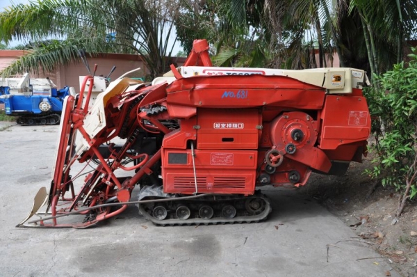 ขายรถ เกี่ยว-นวด ล้อตีนตะขาบ yanmar สภาพสวยเดิมจากญี่ปุ่น 45,000เท่านั้น!!