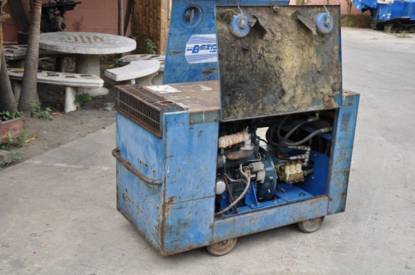 ขายเครื่องฉีดน้ำแรงดัดสูง3สูบKUBOTA อุปกรณ์ครบ สวยเดิมจากญี่ปุ่น ยังไม่เคยใช้ในไทย 45,000เท่านั้น