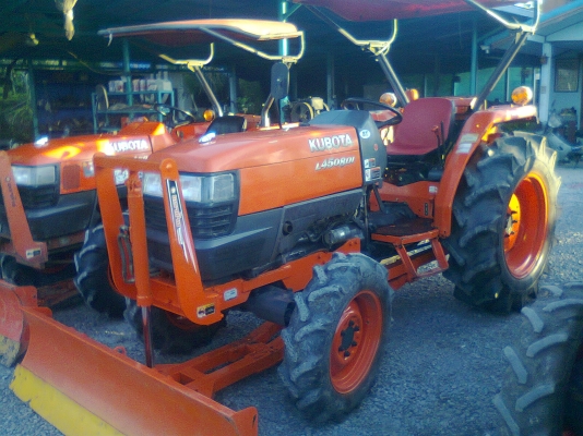 คูโบต้า L 4508DI มีใบดันหน้า และ อุปกรณ์พ่วงท้าย ทำงาน1xxx ชม.