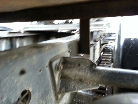 รถฮีโน่ 10 ล้อ หัวลาก 260 แรงม้า. ปี 53 ( ติดแก๊ส )  สนใจติดต่อ 081 - 6079515