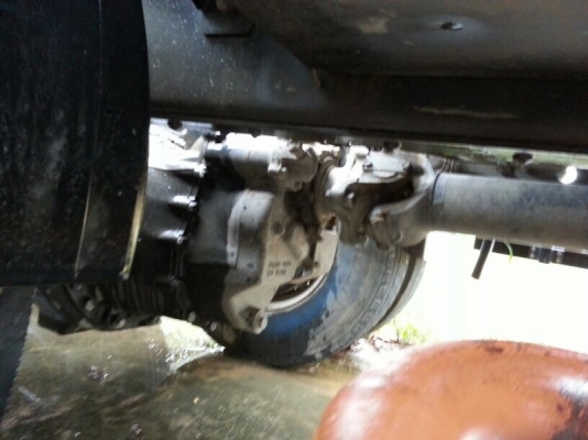 รถฮีโน่ 10 ล้อ หัวลาก 260 แรงม้า. ปี 53 ( ติดแก๊ส )  สนใจติดต่อ 081 - 6079515