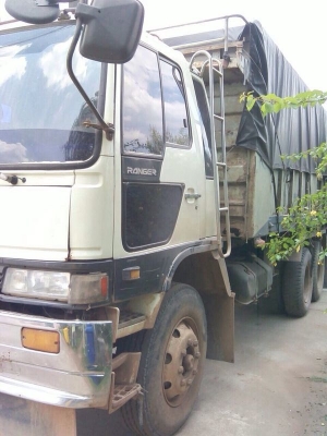 รถฮีโน่ 10 ล้อดั้ม FM3H  เปลื่ยนเครื่อง 260 แรงม้า.  ( ขายแม่ , ลูก )  สนใจติดต่อ 081 - 6079515