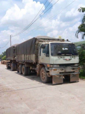 รถฮีโน่ 10 ล้อดั้ม FM3H  เปลื่ยนเครื่อง 260 แรงม้า.  ( ขายแม่ , ลูก )  สนใจติดต่อ 081 - 6079515