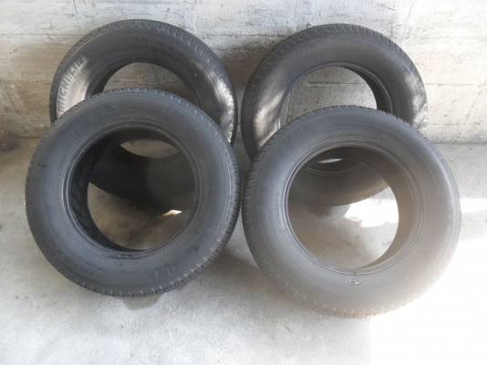 ยาง MICHELIN 215/70R16 ปี10 สวยๆ 4 เส้น ราคา 3200 บาท