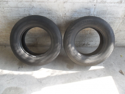 ยาง BRIDGESTONE ดูราวิท 215/70R15 ปี10 สวยๆ 1 คู่ ราคา 1400 บาท