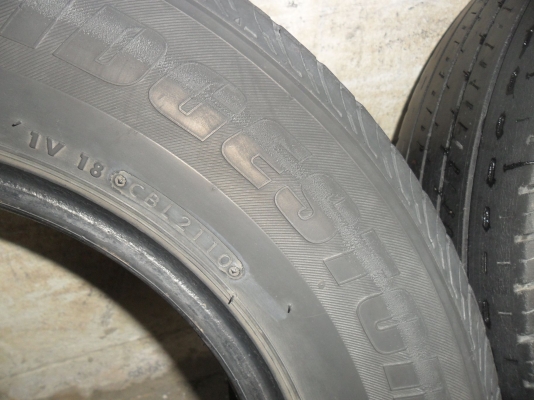 ยาง BRIDGESTONE ดูราวิท 215/70R15 ปี10 สวยๆ 1 คู่ ราคา 1400 บาท