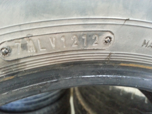 ขายยางบรรทุก195/15ปี12สวย