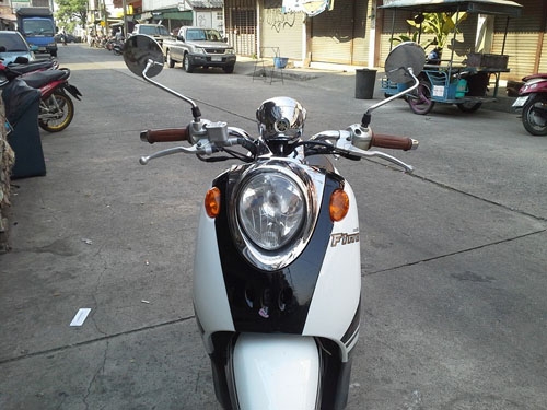 Fino ปี 54 ท่ออาร์ม สีขาว ดำ ล้อขอบทอง รถสวย เบาะใหม่ เครื่องเดิมแน่นๆ เอกสารครบ ท้าพิสูจน์ ลองขับได้จ้า