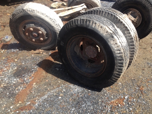 ขายชุดเพลา พร้อมคานหน้าNprครับ