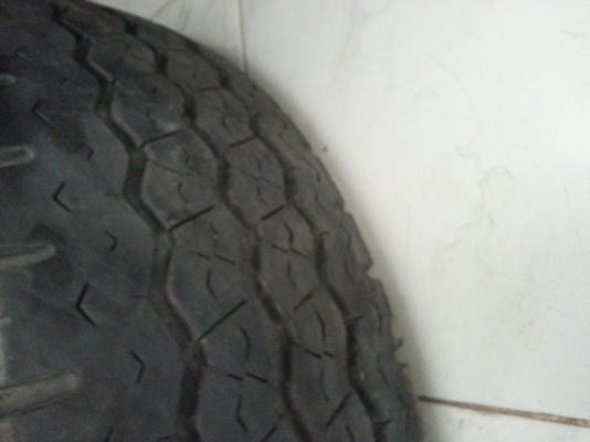 ขายยางถูกๆ215/70/15บริสโตนลายงูปี11สวย3000