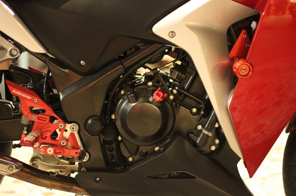 cbr250i ปี2010 ของแต่งเกินคุ้ม  เฉพาะท่อ2หมื่นกว่า