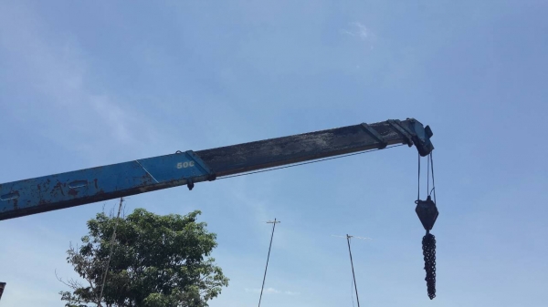 DECA195แรงม้าเครน5ตัน5ปอก4ชัก