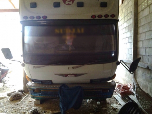 ขายบรรทุกหกล้อ HINO KM777 เครื่อง WO4D - 117 แรง เกียร์ HO ทะเบียนขาด 2 ปี