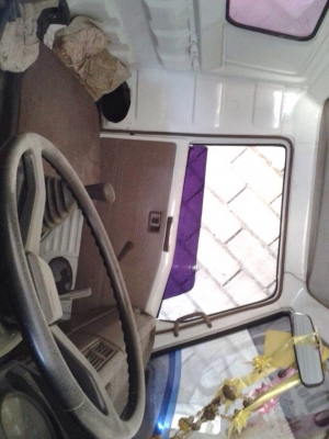 ขายบรรทุกหกล้อ HINO KM777 เครื่อง WO4D - 117 แรง เกียร์ HO ทะเบียนขาด 2 ปี