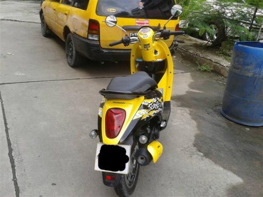 ขาย Honda Scoopy i สีเหลือง-ดำ ปี2555 ราคา19000บาท ลดได้นะครับ