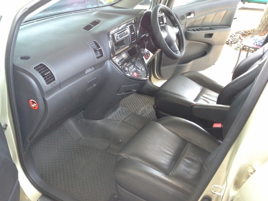 TOYOTA WISH 2.0(Q) AT ปี 2004