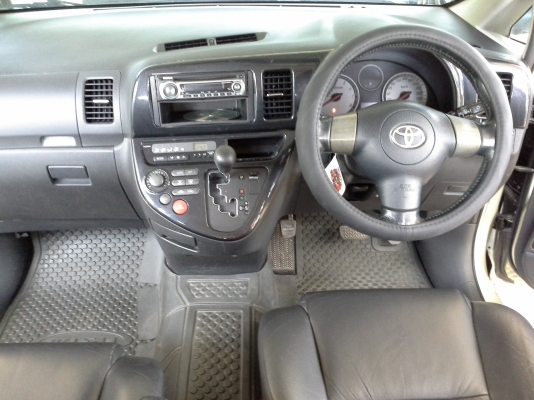 TOYOTA WISH 2.0(Q) AT ปี 2004