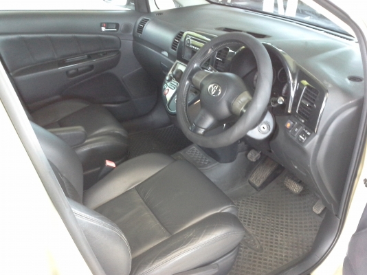 TOYOTA WISH 2.0(Q) AT ปี 2004