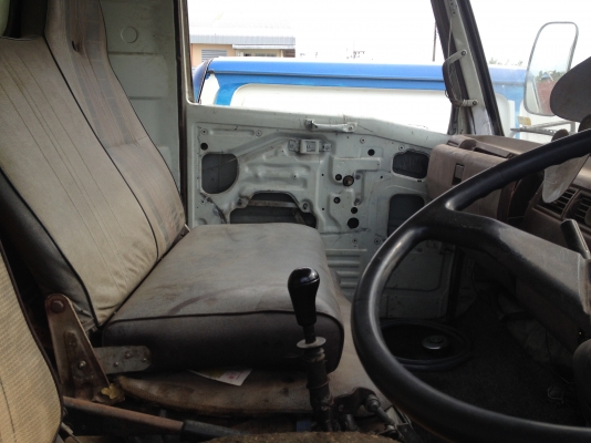 <<290,000>>HINO KM 165 แรง ยาว 5.50 เมตร เครื่องดี คัชซีสวย <<290,000>>HINO KM 165 แรง ยาว 5.50 เมตร เครื่องดี คัชซีสวย