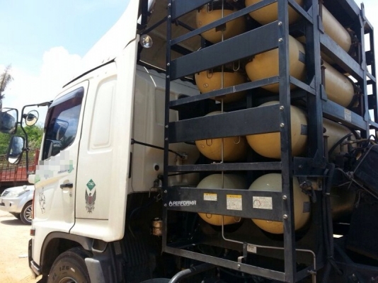 รถฮีโน่ 10 ล้อ หัวลาก 260 แรงม้า. ปี 53 ( ติดแก๊ส ) , ( มีขาย 4 คัน. )  สนใจติดต่อ 081 - 6079515