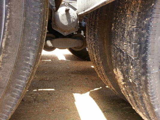 รถฮีโน่ 10 ล้อ หัวลาก 260 แรงม้า. ปี 53 ( ติดแก๊ส ) , ( มีขาย 4 คัน. )  สนใจติดต่อ 081 - 6079515