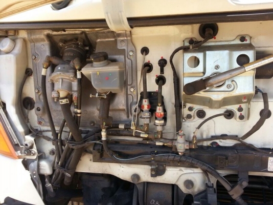 รถฮีโน่ 10 ล้อ หัวลาก 260 แรงม้า. ปี 53 ( ติดแก๊ส ) , ( มีขาย 4 คัน. )  สนใจติดต่อ 081 - 6079515