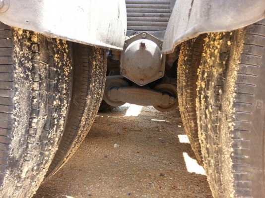 รถฮีโน่ 10 ล้อ หัวลาก 260 แรงม้า. ปี 53 ( ติดแก๊ส ) , ( มีขาย 4 คัน. )  สนใจติดต่อ 081 - 6079515