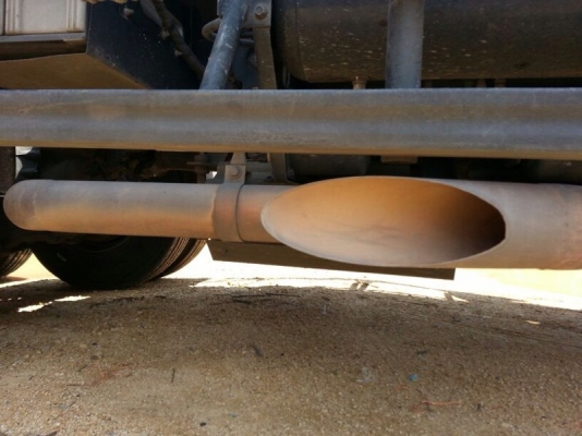 รถฮีโน่ 10 ล้อ หัวลาก 260 แรงม้า. ปี 53 ( ติดแก๊ส ) , ( มีขาย 4 คัน. )  สนใจติดต่อ 081 - 6079515