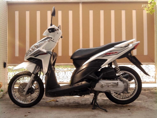 ขออนุญาติขาย Honda CLICK-i สีขาวมุกวิ่ง 12,xxx กิโล โอนให้ฟรีครับ