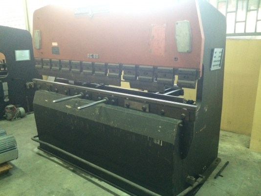 แท่นพับAMADA8ฟุตของญี่ปุ่น