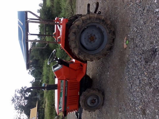 Kubota L1  18 แรง สภาพสวย  ยางดียางสวย  เครื่องสวย เครื่องแน้น  เข้าเกียร์งาย  ไม่ดัง  มีแต่ตัว  ขับเคลื่อน 4 ล้อ สนใจตติดต่อ 089-9638932 อ.ชัยบาดาล จ.ลพบุรี ต.บัวชุม