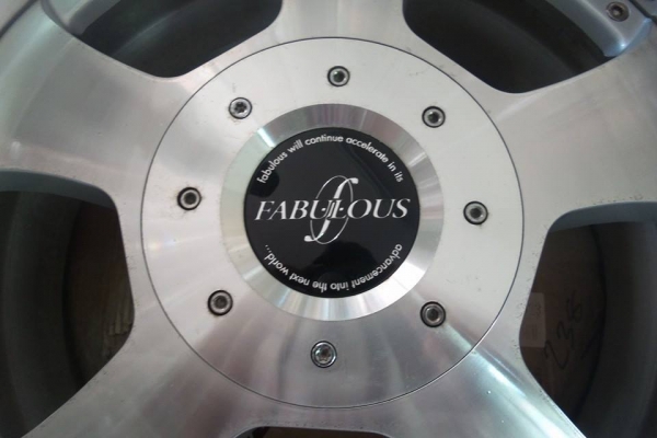 ขายล้อ FABULOUS Made in Japan 18" (หน้าตื้น หลังลึก)หน้า8 หลัง9 ET30 ขายล้อ FABULOUS Made in Japan 18" (หน้าตื้น หลังลึก)หน้า8 หลัง9 ET30
