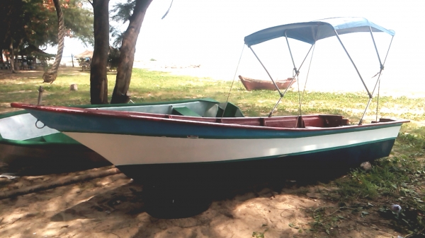 เรือไฟเบอร์ 15ฟุต 2ชั้น มีช่องปลาเป็นและหลังคาพร้อม
