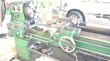 แท่นกลึง 3 เพลา เกียร์บล็อก 6 ฟุต ยี่ห้อชิงฟง ไต้หวัน 83,000