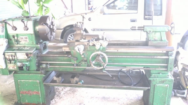 แท่นกลึง 3 เพลา เกียร์บล็อก 6 ฟุต ยี่ห้อชิงฟง ไต้หวัน 83,000