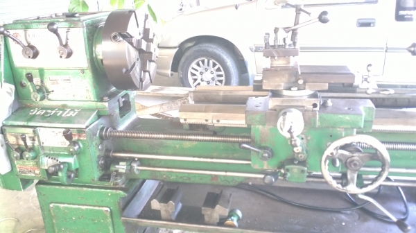 แท่นกลึง 3 เพลา เกียร์บล็อก 6 ฟุต ยี่ห้อชิงฟง ไต้หวัน 83,000