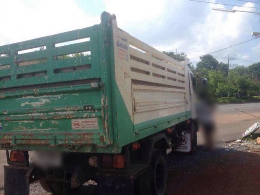 รถฮีโน่  6 ล้อดั้ม 175 แรงม้า ปี 54  ( รถวิ่ง 8x,xxx กม. )  สนใจติดต่อ  081 - 6079515