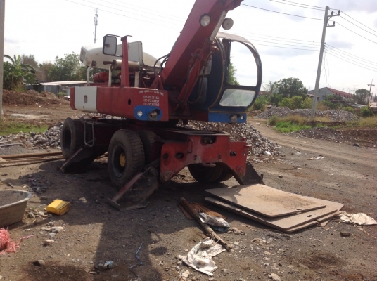 รถขุดล้อยางขนาด พีดับบลิว ๑๕๐ โปรเครน ยูตานิ