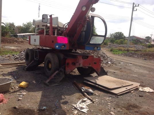 รถขุดล้อยางขนาด พีดับบลิว ๑๕๐ โปรเครน ยูตานิ