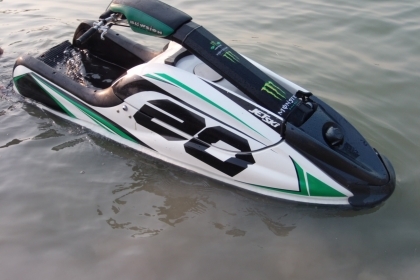 สำหรับท่านที่มองหาเรือยืน 800 แรงๆ