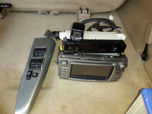 ขาย จอเนวิเกเตอร์ Eco Navi พร้อมกล้องมองหลัง ครบชุดพร้อมใช้ครับ ของวีโก้แชมแท้ถอดจากรถ