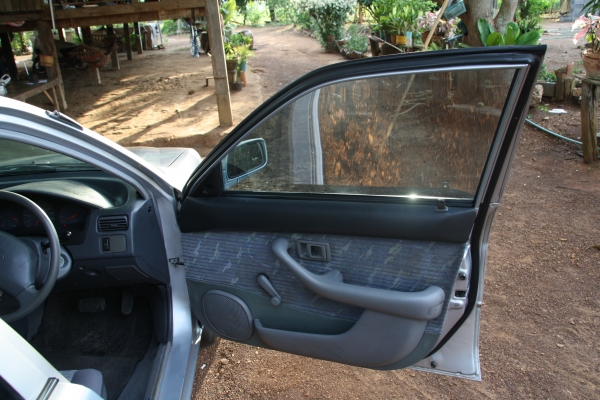 ขาย toyota soluna ปี 2000 at 95,000 บาท