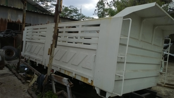 กระบะดั้ม ยกลงจาก10ล้อ ISUZU 360แรง ยังไม่ได้ใช้..