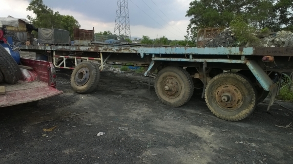 หางPANUS หางพื้นเรียบ2คานยาว12ม.ล้อครบ ช่วงล่างสวย คัสซีสวย ใหญ่ 45ซม.ขายตามสภาพ ไม่มีเล่ม...ทำสัญญาซื้อ-ขาย...